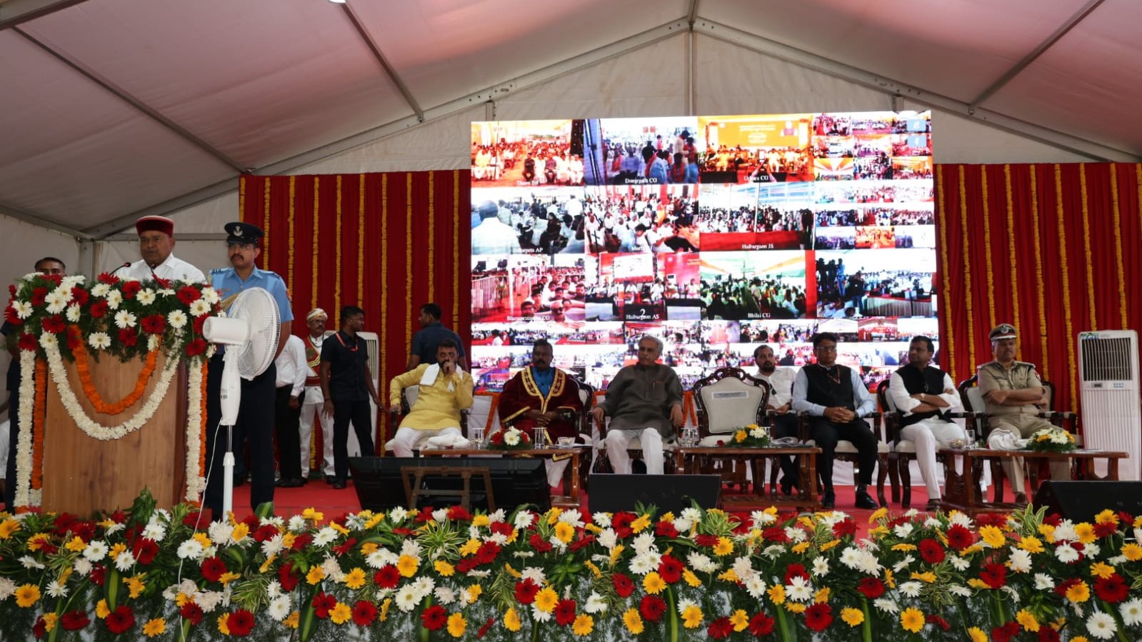 Visuals of the Governor of Karnataka during the launch of the Amrit Bharat Station in Dharwad.