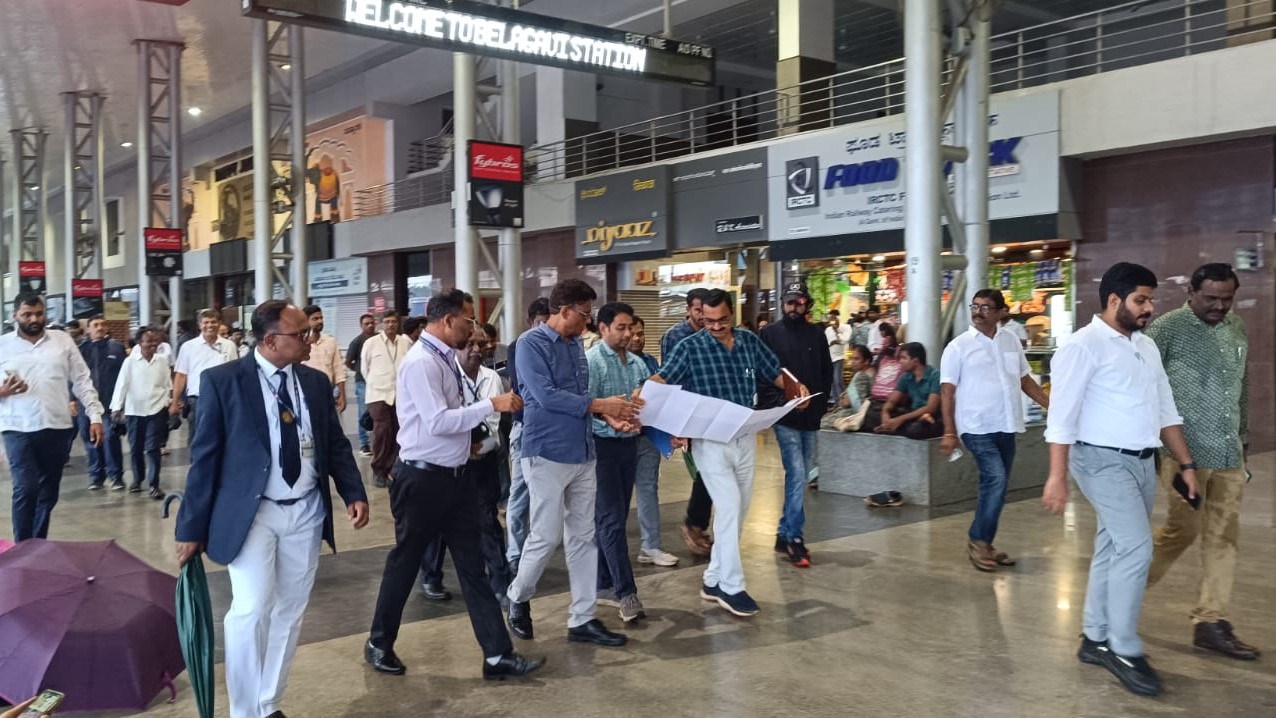 The General Manager of South Western Railway inspecting works in Belagavi railway station.
