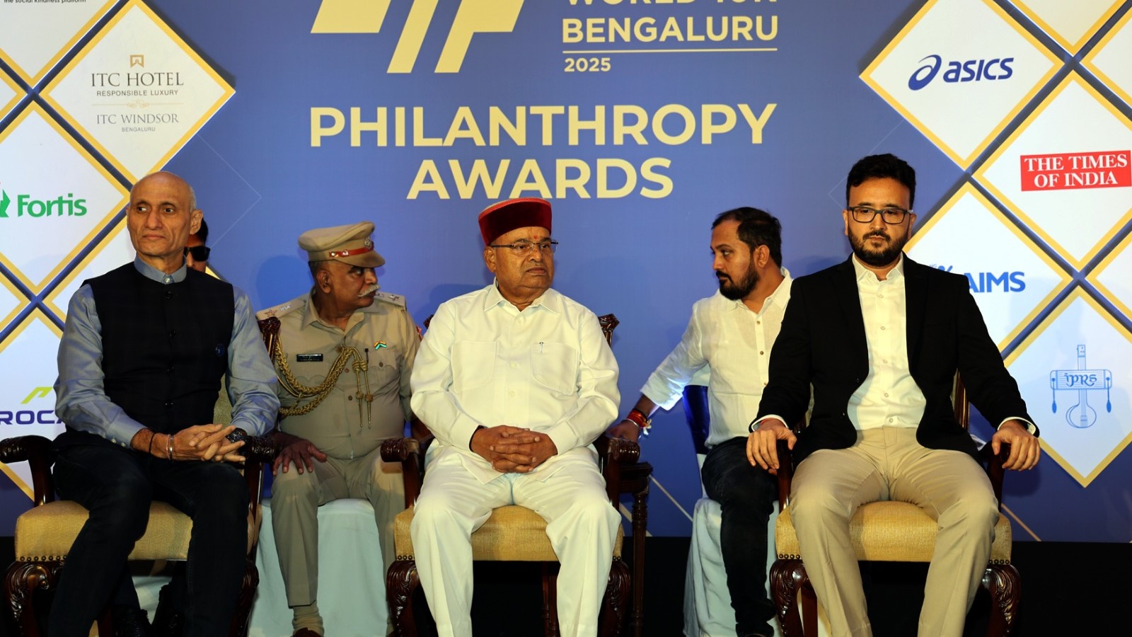 The Governor of Karnataka honouring ace contributors at the TCS World 10K Philanthropy Awards function in Bengaluru.