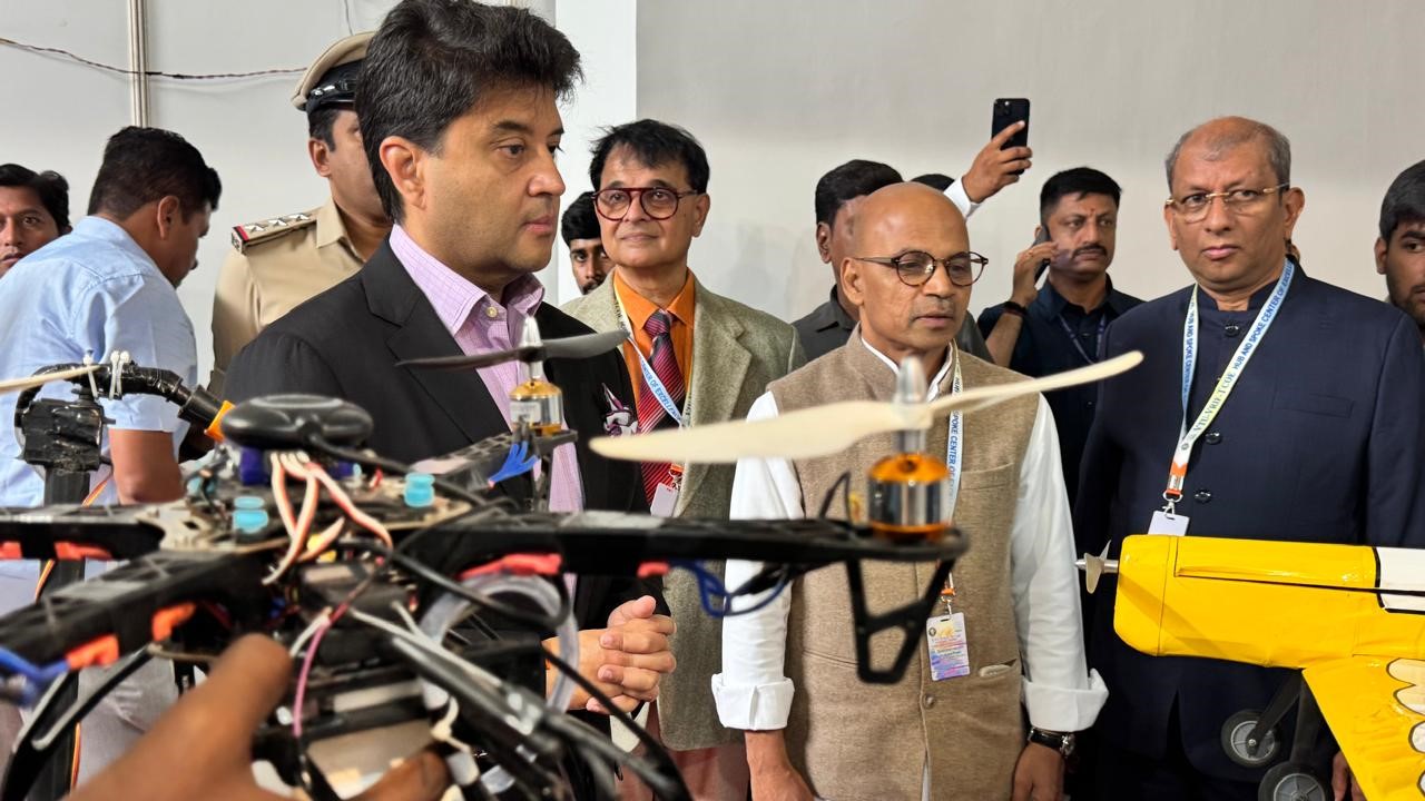 Senior Ministers at the Telecom Centre of Excellence (TCOE) — an initiative aimed at advancing research, innovation and capacity building in next-generation technologies.
