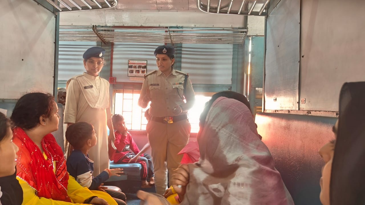 RPF personnel at work during the Meri Saheli campaign on the Indian Railways network.