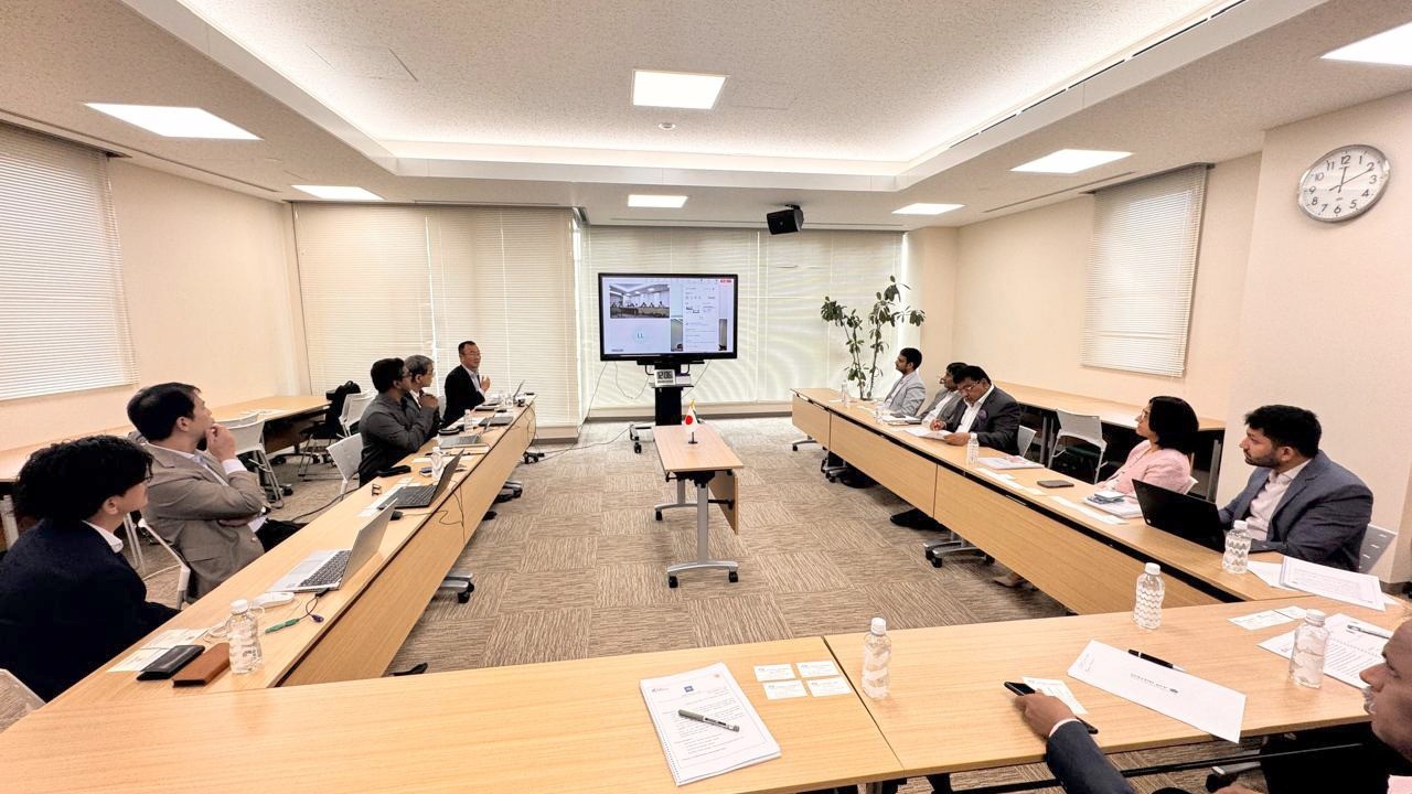 Industries Minister MB Patil along with Japanese business representatives in Tokyo.