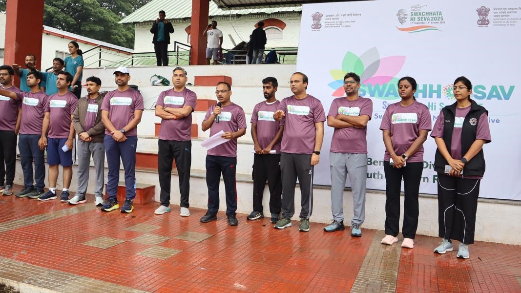 Railway employees during the walkathon for cleanliness in the city.
