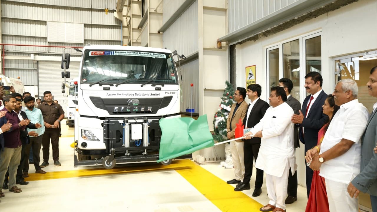 Industries Minister MB Patil unveiling the domestically-manufactured machine that cleans runways.