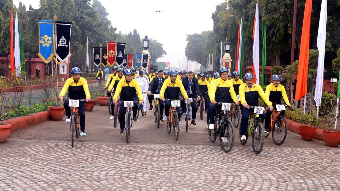 CISF cyclists hit the road in furtherance of the coastline protection mission.