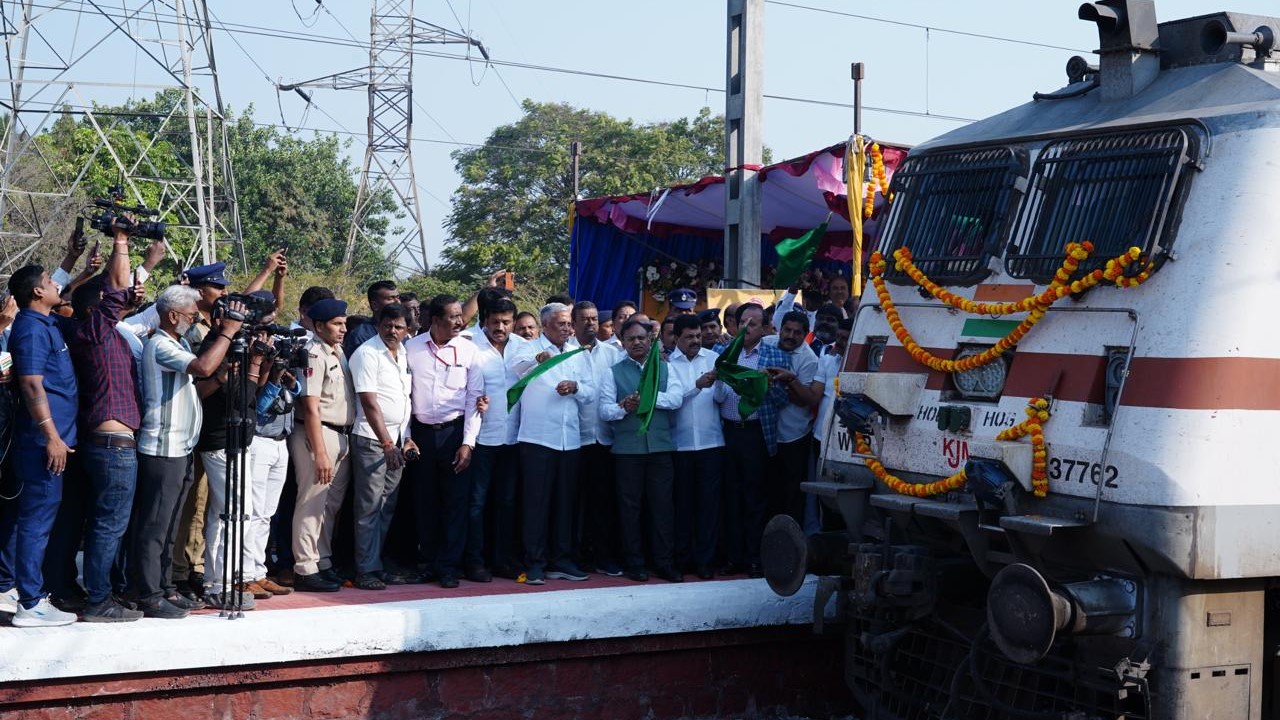 MoS for Railways, V Somanna, flagging off trains at Nayandahalli station.