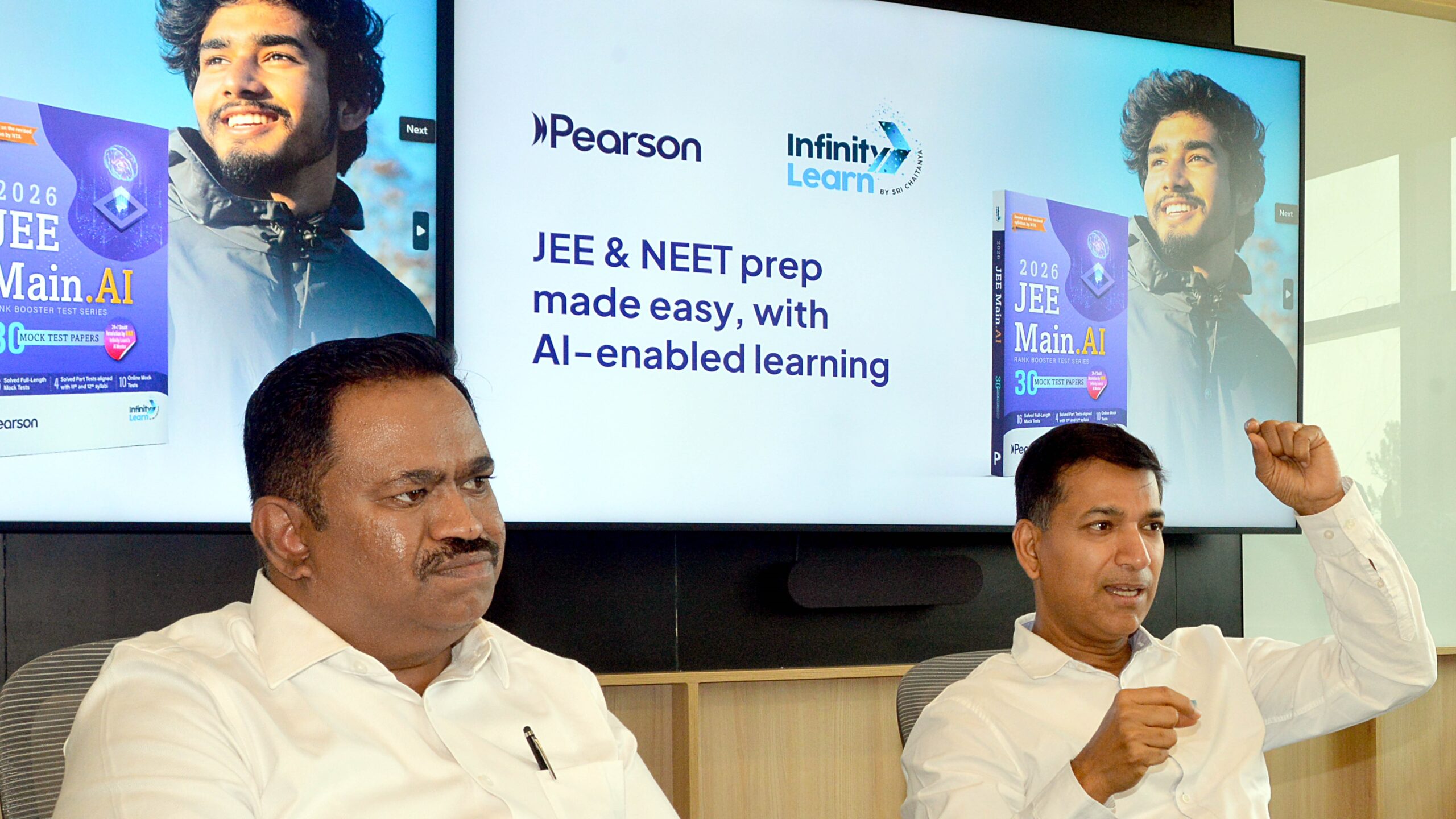 Representatives of Pearson India and Infinity Learn explaining how the AI Mentor functions.