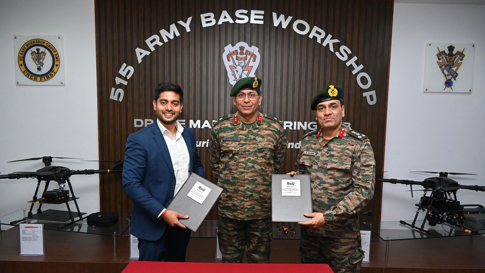 Indian Army officers and young technological talent, with the MoUs.