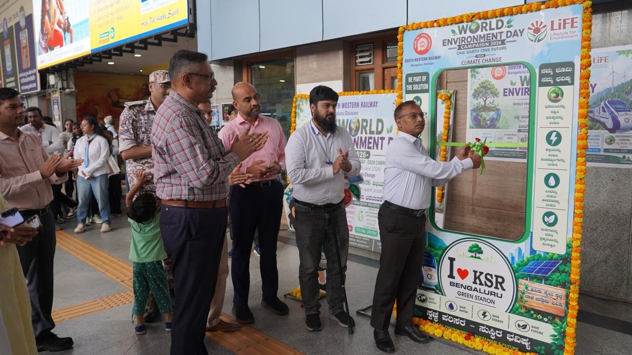 South Western Railway officials taking the pledge to honour the environment, in Bengaluru recently.