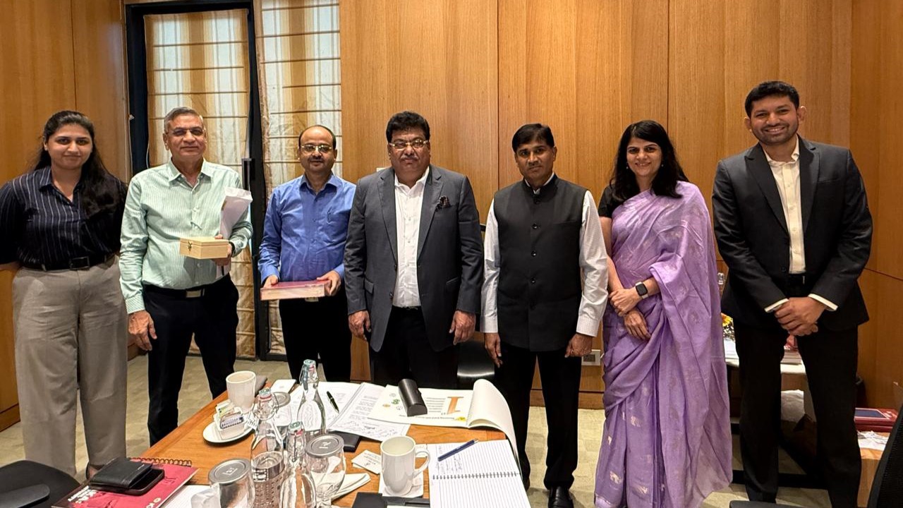 MB Patil with corporate leaders in Kolkata.